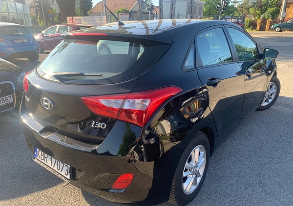 Hyundai I30 cena 34950 przebieg: 145456, rok produkcji 2013 z Pieniężno małe 596